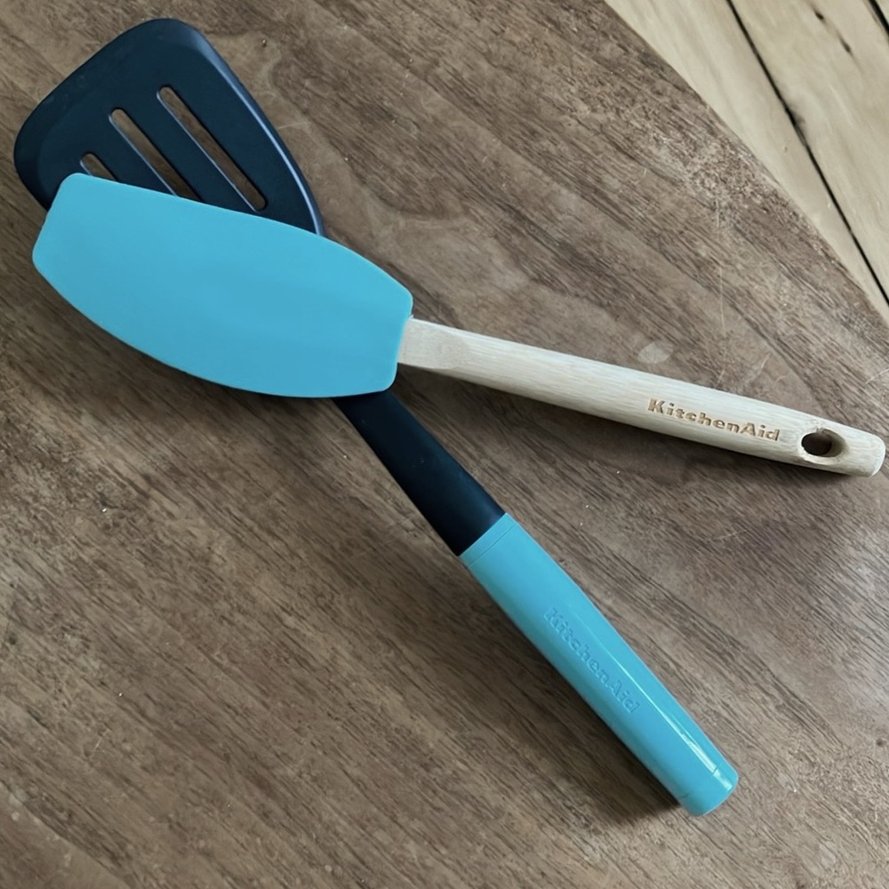 Kitchenaid bundle: Classic Plastic Turner & Bamboo Spatula Aqua Sky
